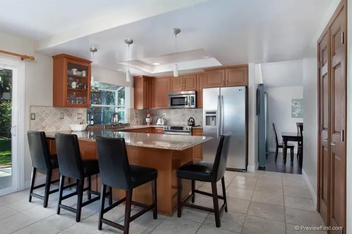 511 Village Center, Encinitas, California 92024