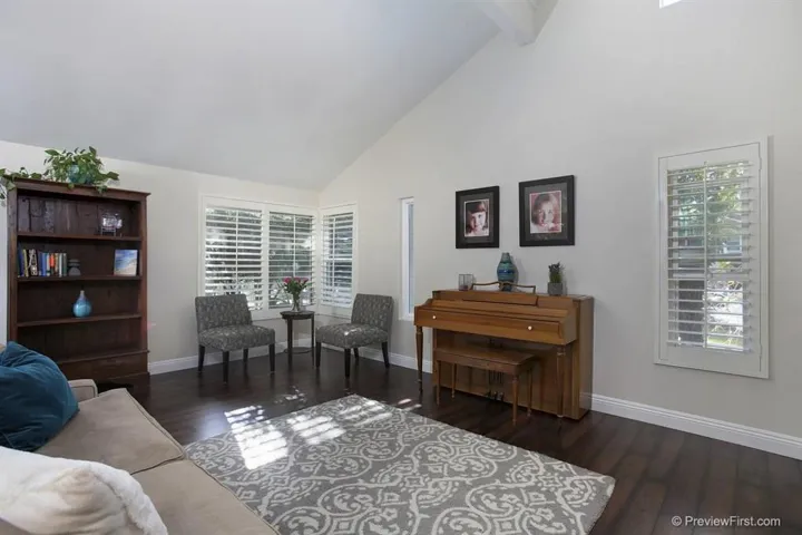 511 Village Center, Encinitas, California 92024
