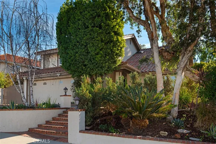 27216 Regio, Mission Viejo, California 92692