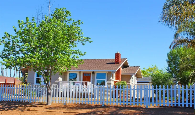 2520 Mesa, Oceanside, California 92054