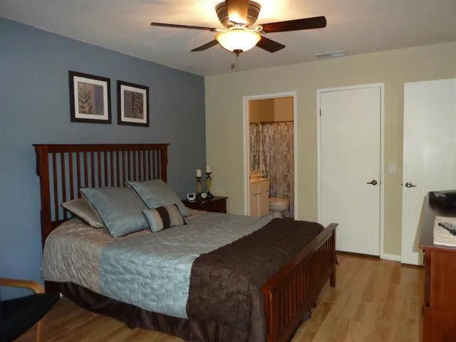 1063 Shadowridge Drive 32, Vista, California 92081