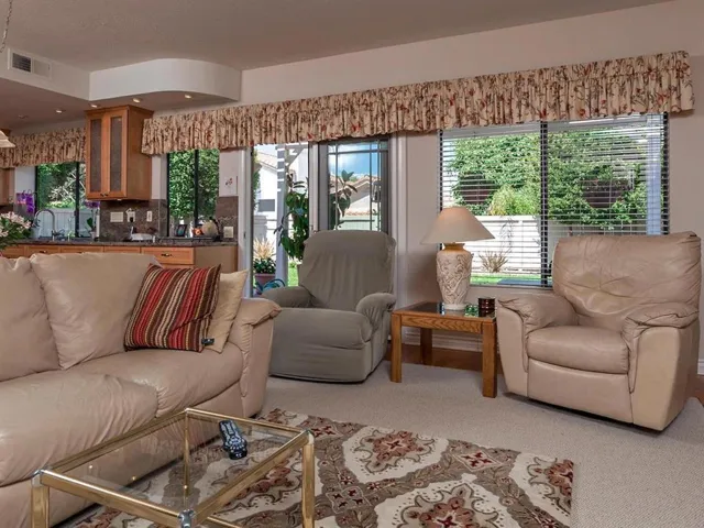 2016 Applewood Lane, Vista, California 92081