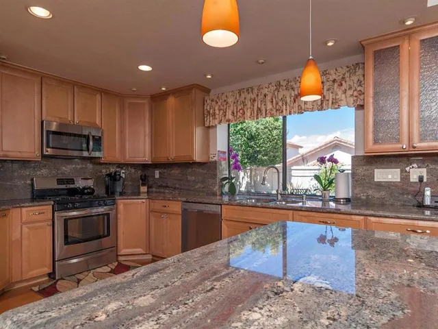 2016 Applewood Lane, Vista, California 92081