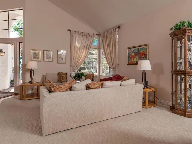 2016 Applewood Lane, Vista, California 92081