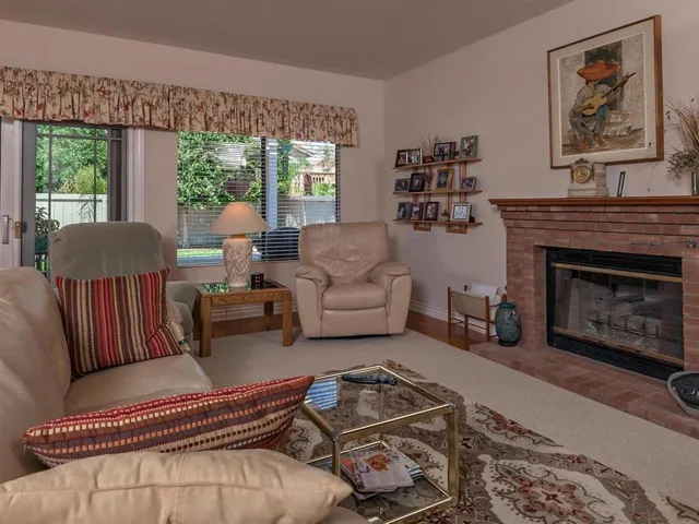 2016 Applewood Lane, Vista, California 92081