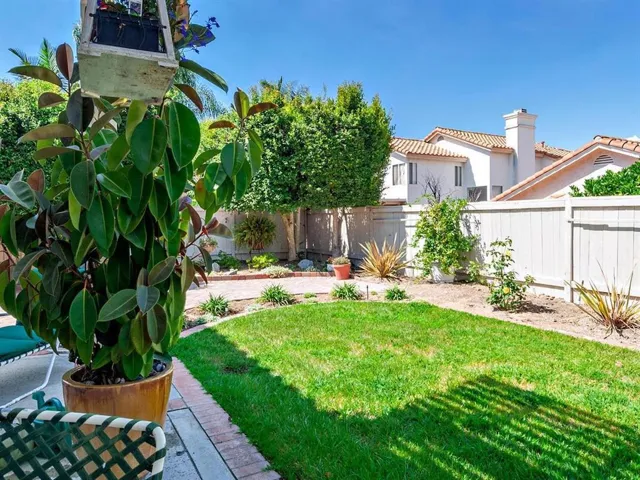 2016 Applewood Lane, Vista, California 92081