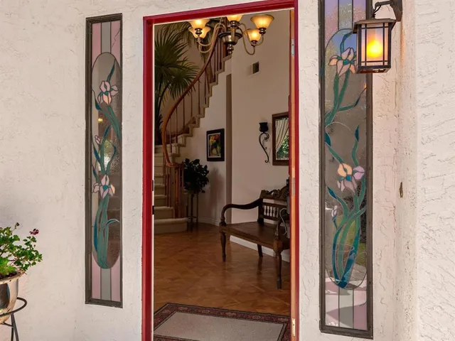 2016 Applewood Lane, Vista, California 92081