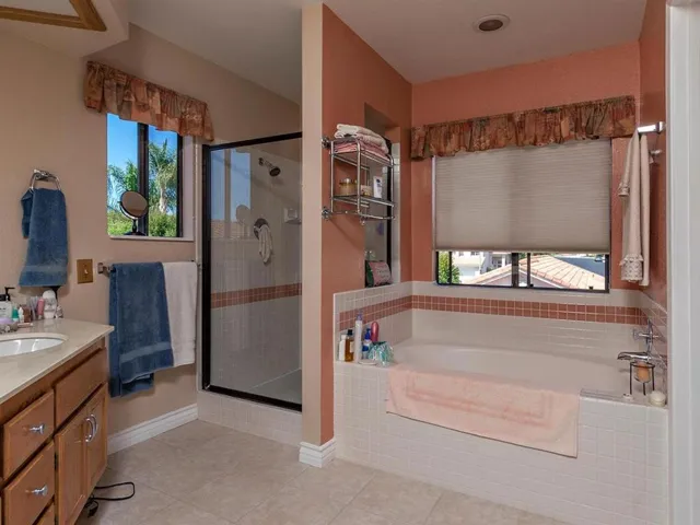 2016 Applewood Lane, Vista, California 92081