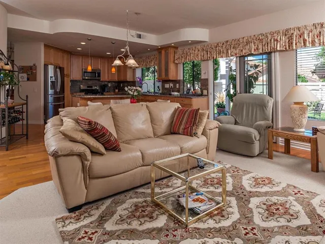 2016 Applewood Lane, Vista, California 92081