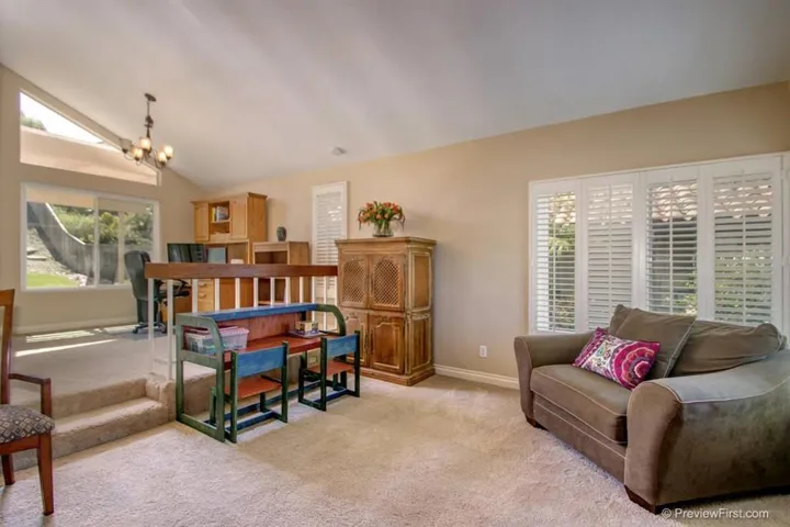 519 Gardendale, Encinitas, California 92024