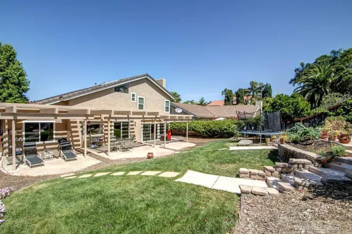 519 Gardendale, Encinitas, California 92024