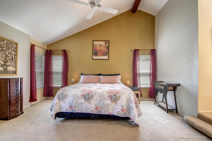 Vaulted Master Bedroom with en-suite Bath