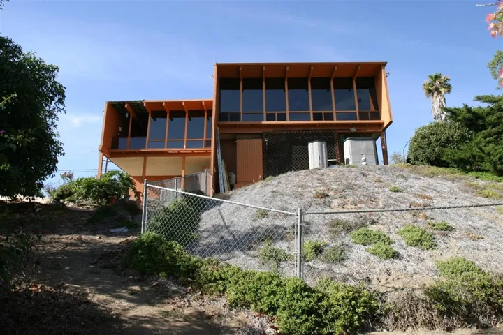 633 Ranchito, Escondido, California 92025