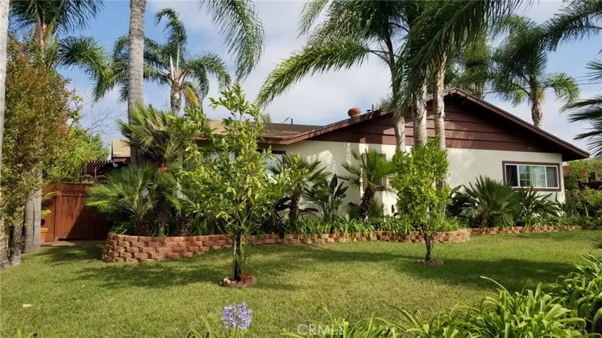 488 Hambaugh Way, Vista, California 92081