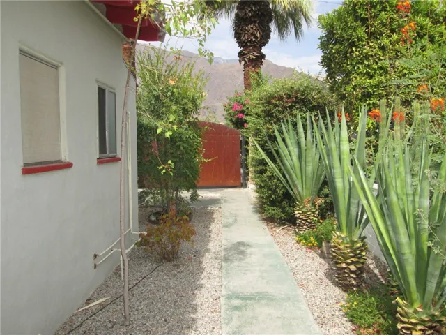 1020 N Indian Canyon Drive, Palm Springs, California 92262