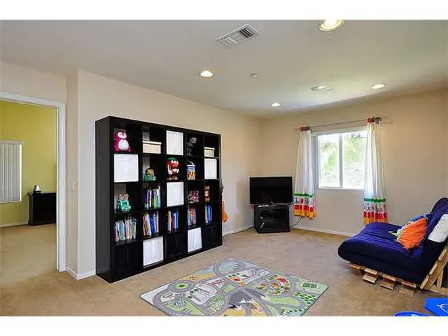 1232 Corte Zafiro, San Marcos, California 92069