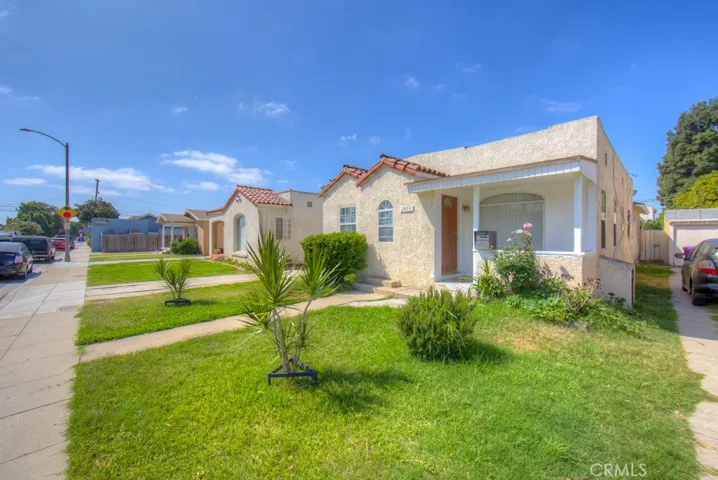 2433 Easy Avenue, Long Beach, California 90810