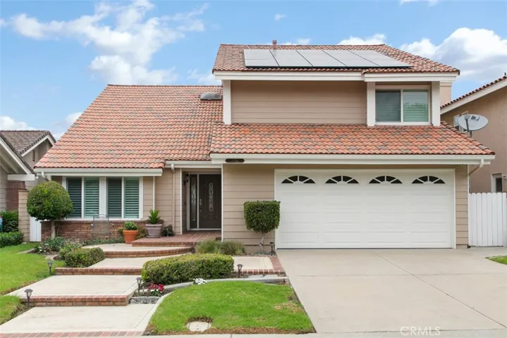 Welcome to this immaculate & appealing Mission Viejo home.