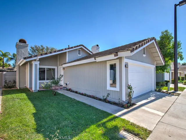 42 Silkberry, Irvine, California 92614