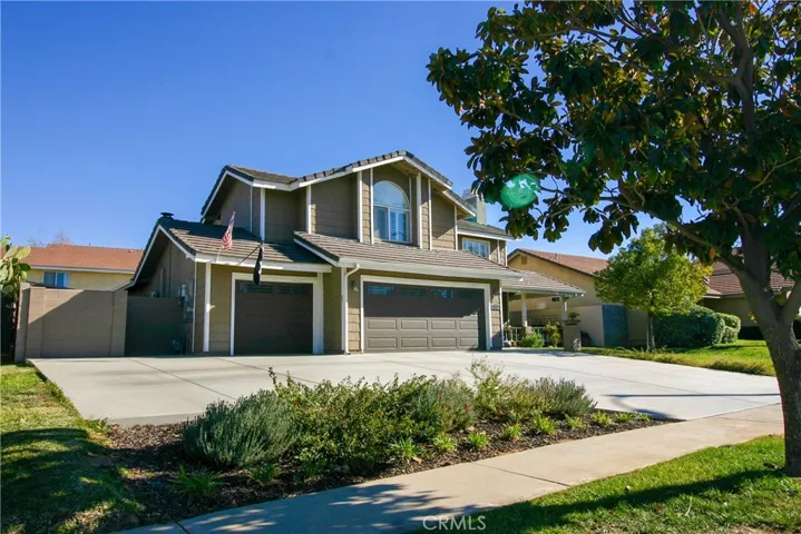 208 Amber Court, Redlands, California 92374