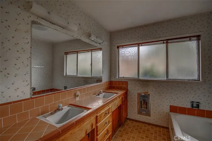 705 Hamilton Lane, Fallbrook, California 92028