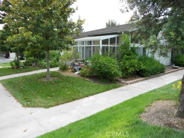 72 Calle Aragon B, Laguna Woods, California 92637