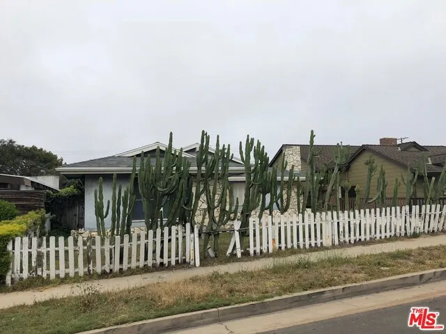 8204 Tuscany Avenue, Playa Del Rey, California 90293