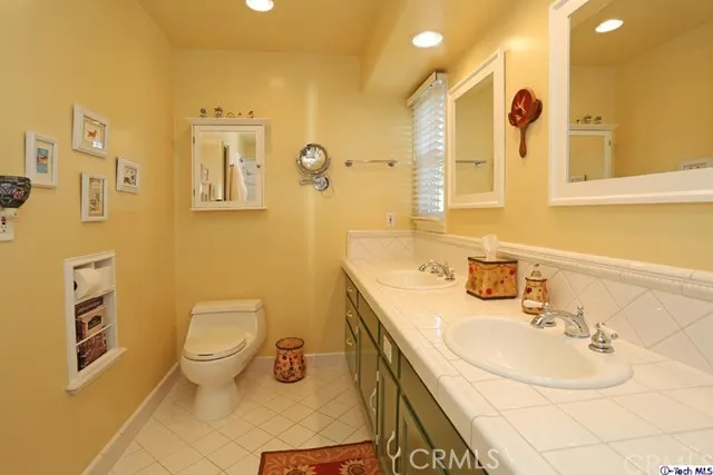 1254 Graynold Avenue, Glendale, California 91202