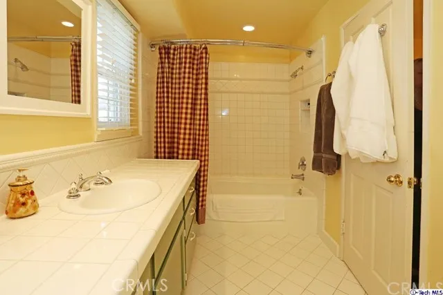 1254 Graynold Avenue, Glendale, California 91202
