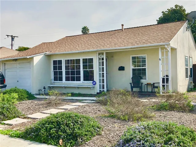 2402 W Reeve Street, Compton, California 90220