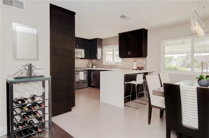 This floorplan has seamless flow throughout...the chef is always part of the action too!