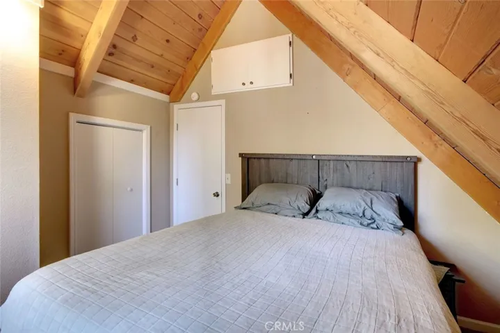 2061 6th Lane, Big Bear, California 92314