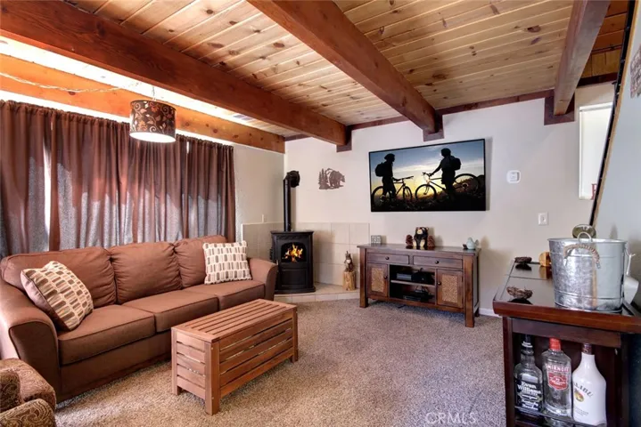 2061 6th Lane, Big Bear, California 92314