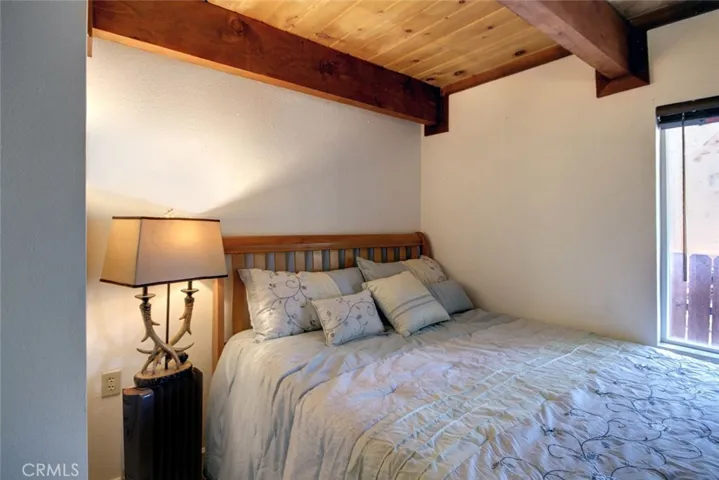 2061 6th Lane, Big Bear, California 92314