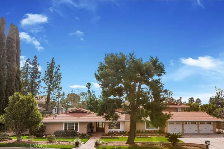1562 Wyndham Court Road, North Tustin, California 92705
