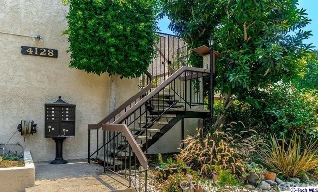 4128 W Hood Avenue C, Burbank, California 91505