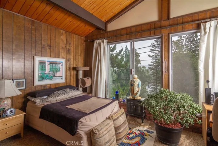 496 Emerald Drive, Lake Arrowhead, California 92352