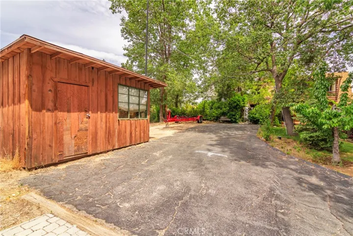 496 Emerald Drive, Lake Arrowhead, California 92352