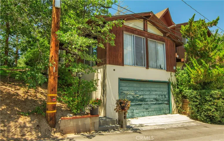 496 Emerald Drive, Lake Arrowhead, California 92352
