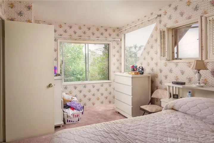 496 Emerald Drive, Lake Arrowhead, California 92352