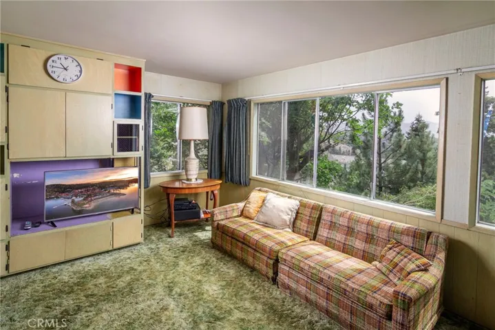 496 Emerald Drive, Lake Arrowhead, California 92352