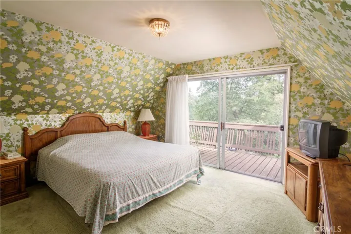 496 Emerald Drive, Lake Arrowhead, California 92352