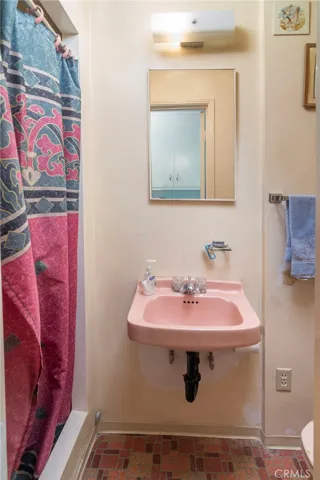496 Emerald Drive, Lake Arrowhead, California 92352