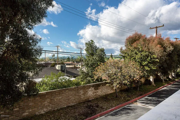 6458 Twin Cir Ln Simi Valley-large-013-2