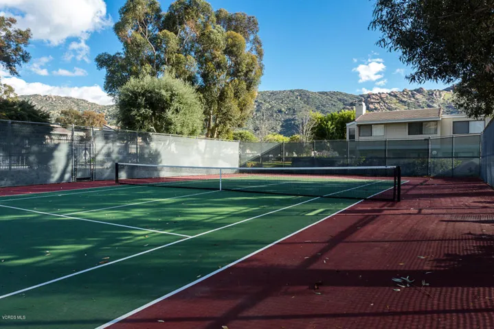 6458 Twin Cir Ln Simi Valley-large-025-1