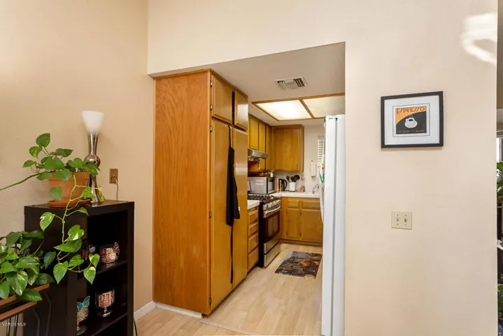 6458 Twin Cir Ln Simi Valley-large-016-2