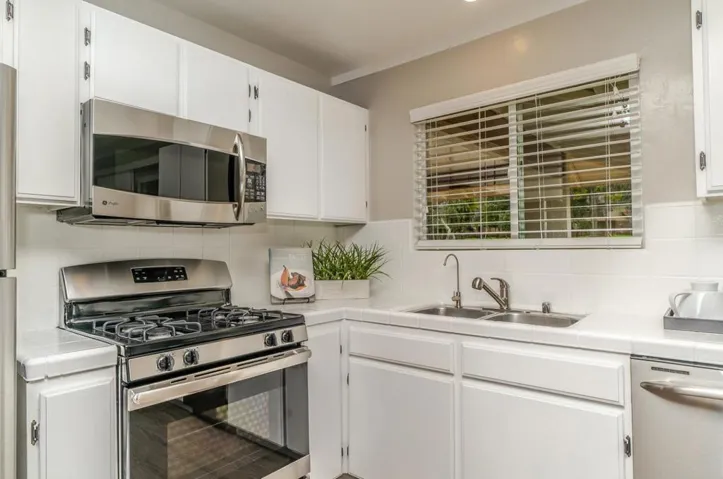 2 Laguna Robles, Carmel Valley, California 93924