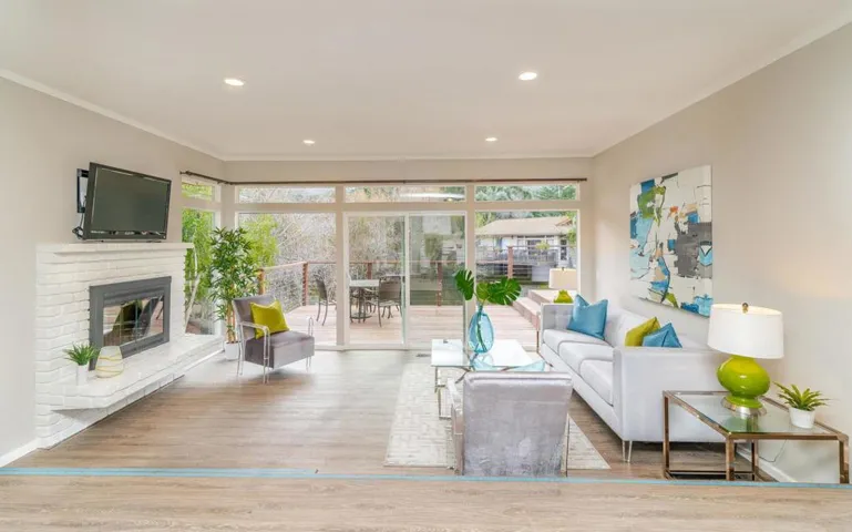 2 Laguna Robles, Carmel Valley, California 93924