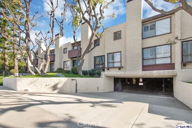 1244 Valley View Road 102, Glendale, California 91202