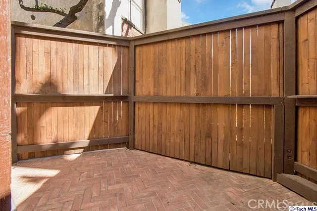 1244 Valley View Road 102, Glendale, California 91202